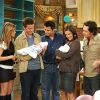 No final da série, o casal Monica e Chandler termina junto e com filhos