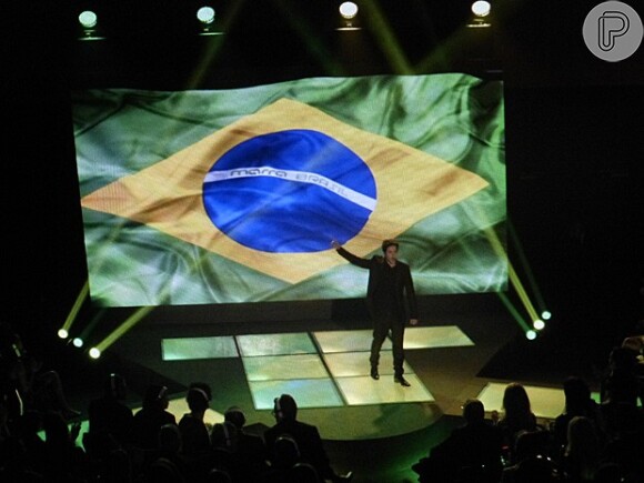 Jonas Marra (Murilo Benício) anuncia sua ida para o Brasil, no primeiro capítulo de 'Geração Brasil'