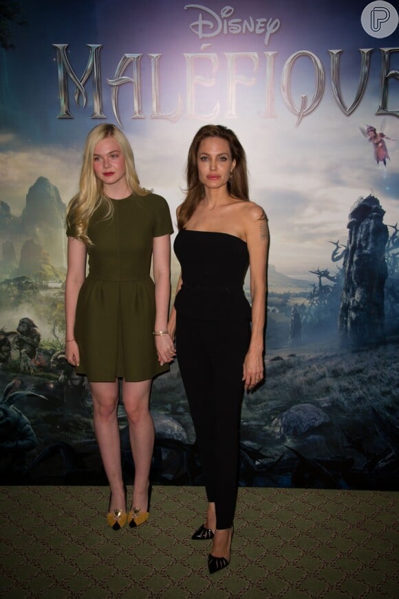 Angelina Jolie e Elle Fanning divulgaram o filme 'Malévola' na tarde desta terça-feira, 6 de maio de 2014