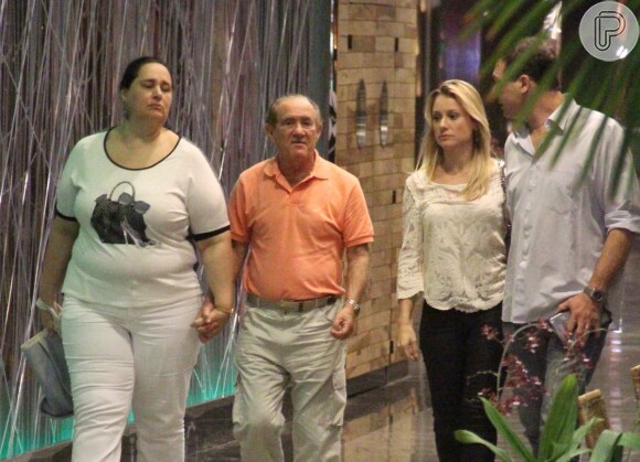 Renato Aragão janta com a mulher, Lílian Aragão, no Rio de Janeiro (7 de maio de 2014)