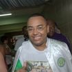Dudu Nobre recebe intimação após aparecer em foto com fuzil na mão