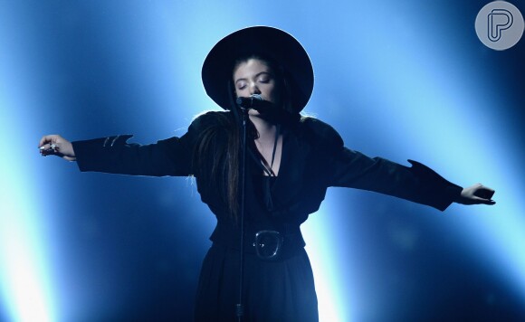 Cantora Lorde se apresenta no Billboard Music Awards 2014 e leva prêmio de Artista revelação