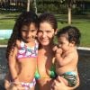 Samara Felippo curte parque aquático com as filhas, Alicia e Lara, em Fortaleza (19 de maio de 2014)