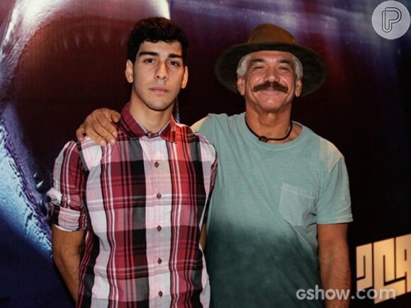 Jackson Antunes foi à festa acompanhado do filho, José Vitor