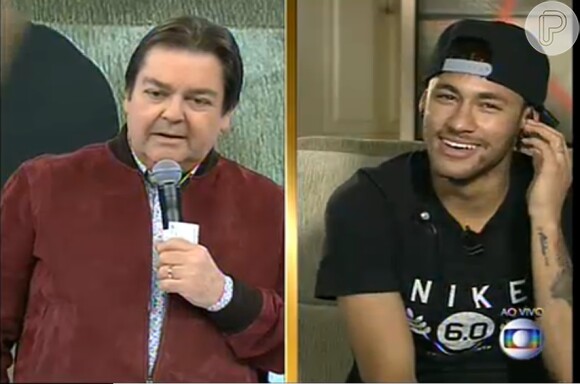 O jogador se apresentou falou com Fausto Silva em uma videoconferência. Neymar estava em sua casa no Guarujá, no litoral de São Paulo
