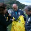 Técnico da seleção brasileira, Felipão, deu entrevista à Fátima autografou camisas para a apresentadora