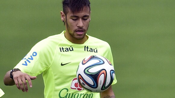 Copa do Mundo: Neymar joga com a seleção no primeiro treino na Granja Comary