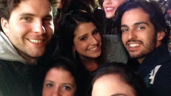 Thaila Ayala, Luiza Valdetaro e amigos postam selfie no Rock in Rio Lisboa