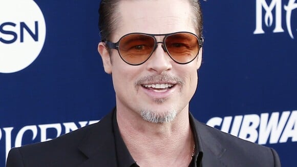 Brad Pitt comenta soco em evento de 'Malévola': 'Ele se escondeu na minha calça'