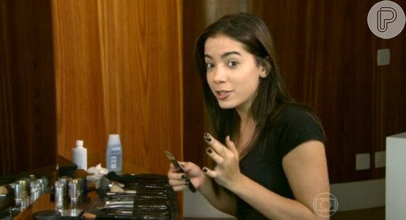 Anitta aparece sem maquiagem no programa 'Mais Você', da Globo, após fazer plástica no nariz e declara: 'Não tenho tempo para namorar'