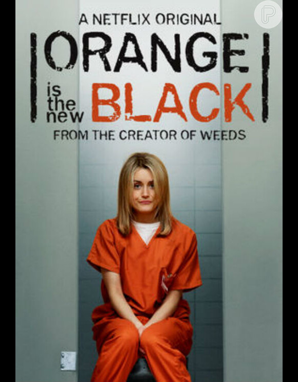 Taylor Schilling usa um macacão laranja na série 'Orange Is the New Black'