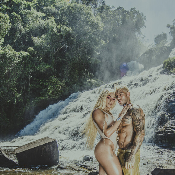 Pabllo não se irritou com os comentários preconceituosos sobre o clipe com Lucas Lucco