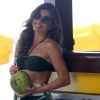 Grazi Massafera foi clicada neste domingo, 4 de fevereiro de 2018, na praia de São Conrado, no Rio de Janeiro