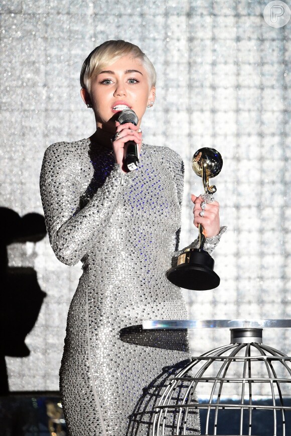 Miley Cyrus vai trazer a polêmica turnê 'Bangerz' para o país