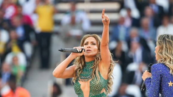 Jennifer Lopez agradece depois de cantar na abertura da Copa: 'Obrigada Brasil'