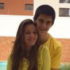 Vinicius, de 16 anos, publica foto ao lado da namorada, Carolina