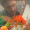 James Franco publica foto com o mesmo aquário