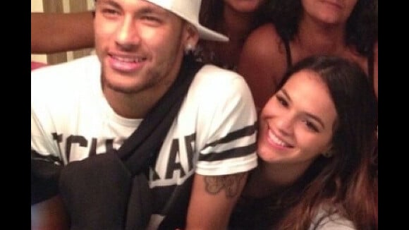 Neymar passa dia de folga com Bruna Marquezine em hotel no Rio: 'Surpresa dela'