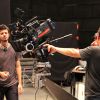Pedro Morelli dirige as filmagens do longa-metragem 'Zoom' em São Paulo