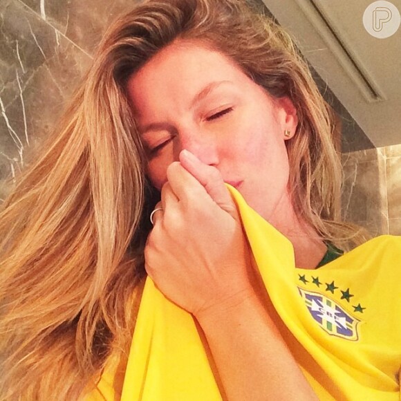 Gisele Bündchen tem mostrado sua torcida pela Seleção Brasileira durante o campeonato