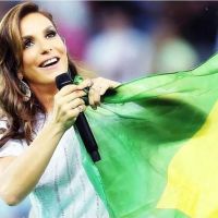 Ivete Sangalo comemora convite para cantar em festa da Copa: 'Muito honrada'