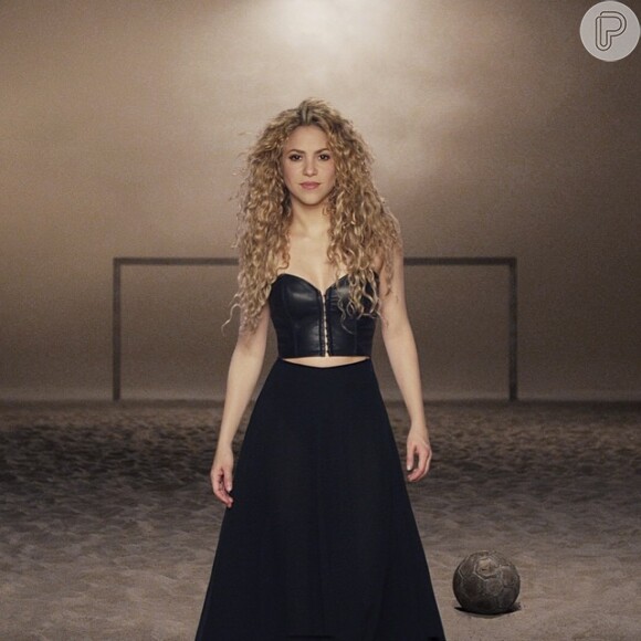 'Estou emocionada de poder cantar minha música La la la (Brazil 2014) na cerimônia de encerramento da Copa do Mundo da Fifa', afirmou Shakira