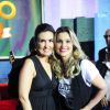 Fátima Bernardes posa com a atriz Flávia Alessandra nos bastidores do 'Encontro' nesta segunda-feira, 7 de julho de 2014