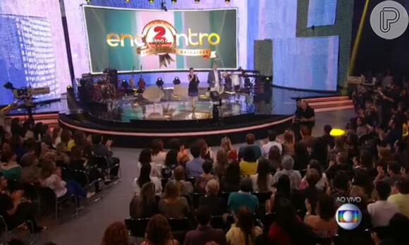 Fátima Bernardes teve várias surpresas na manhã desta segunda-feira, 7 de julho de 2014, no programa especial de dois anos