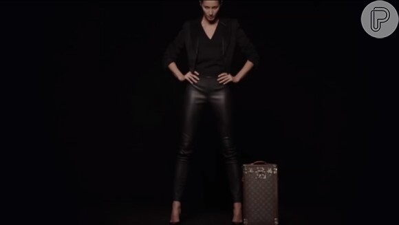Gisele Bündchen aparece poderosa em vídeo lançado pela Louis Vuitton