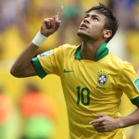 Neymar volta para Granja Comary e assistirá ao jogo da Seleção em Brasília