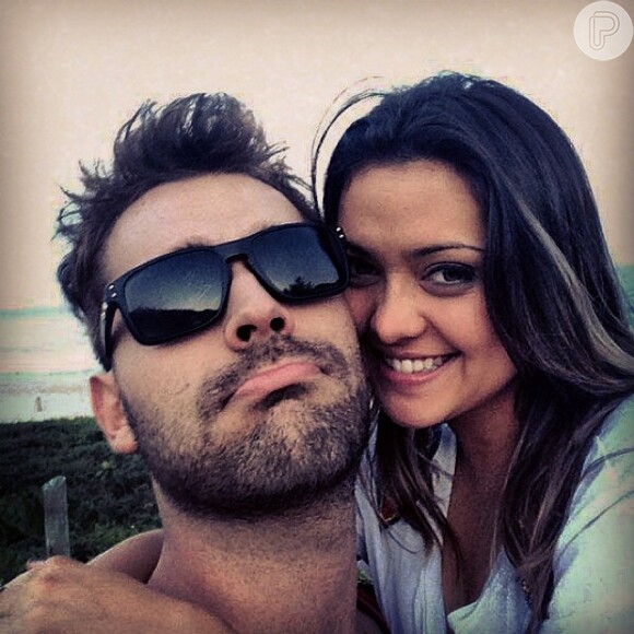 Polliana Aleixo está namorando o músico Renato Beltrão e tem postado fotos românticas em seu Instagram (14 de julho de 2014)