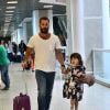 Malvino Salvador embarcou com a filha, Sofia, no aeroporto Santos Dumont, no Rio de Janeiro, nesta terça-feira, 15 de julho de 2014