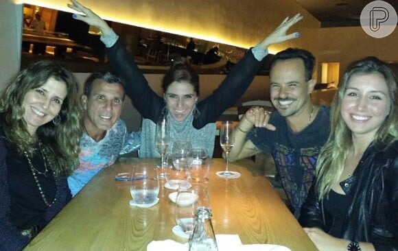Giovanna Antonelli sai para jantar com Eri Johnson e Paulo Vilhena no Rio