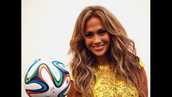 Solteira e mais magra, Jennifer Lopez completa 45 anos lançando novo CD, 'A.K.A'
