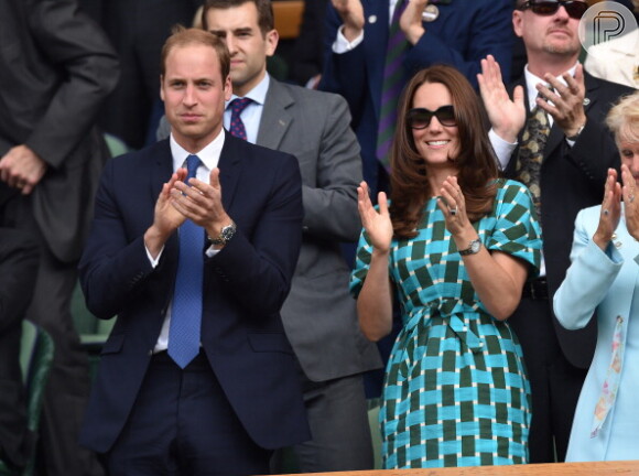 Kate Middleton e Príncipe William agradecem por 1 ano do filho, príncipe George