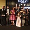 Tatá Werneck posa com vencedores do Prêmio Contigo! de TV