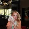 Britney Spears mostrou para seus fãs a nova cadelinha pelo Facebook, nesta sexta-feira, 8 de fevereiro de 2013