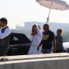 Na manhã de sábado, 2 de agosto de 2014, Marcio Garcia e Ingrid Guimarães filmam vestidos de noivos cenas de 'Loucas para Casar', na Ilha do Fundão, no Rio de Janeiro