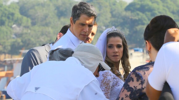 Vestidos de noivos, Ingrid Guimarães e Márcio Garcia filmam 'Loucas para Casar'