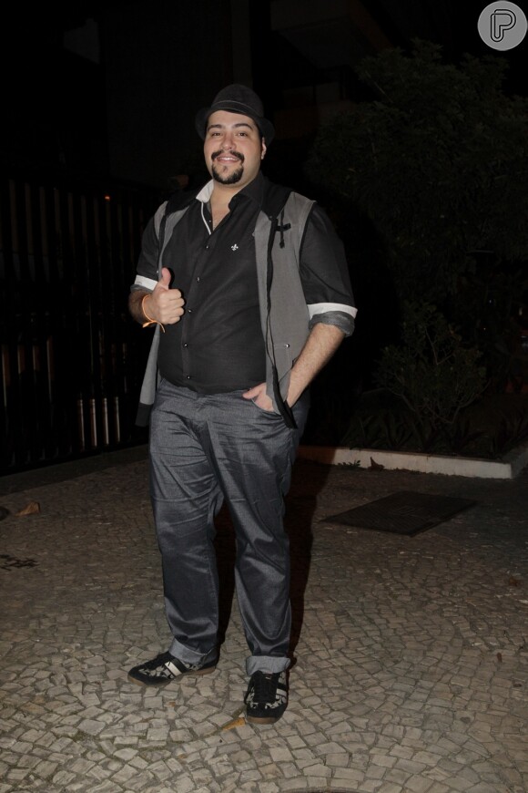 Tiago Abravanel esteve na festa de Bruna Marquezine, no Rio