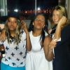 Com vestido preto, Sasha Meneghel curtiu a festa de Bruna Marquezine com Roberta Rodrigues e MC Ludmilla