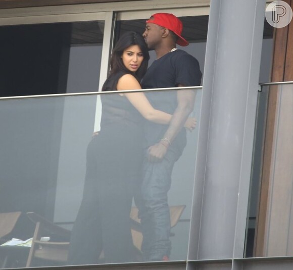 Kim e Kanye não se preocuparam com os paparazzi e curtiram a vista