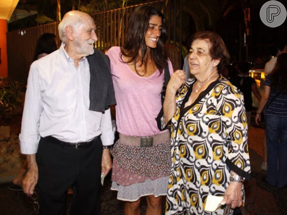 Wernor de Andrade era administrador de empresas. Na foto, ele aparece com Cynthia Howlett e com a mulher, Sevasti