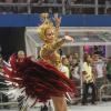 Ana Hickmann desfila como madrinha da escola de samba Vai-Vai