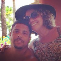 Ronaldo publica foto ao lado da mãe em Ibiza: 'Minha Rainha'