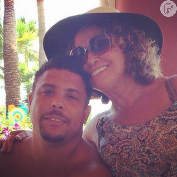 Ronaldo curte Ibiza ao lado da mãe, Dona Sônia, em 8 de agosto de 2014