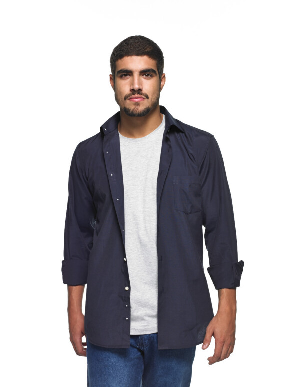 Caio Castro: 'No dia a dia, gosto de ver mulher com um sapato mais simples, tênis, nada de salto 15'