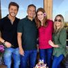 Marina Ruy Barbosa e Klebber Toledo reunidos com os pais da atriz no aniversário dela