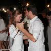 Marina Ruy Barbosa e Klebber Toledo dançando forró em evento no Nordeste