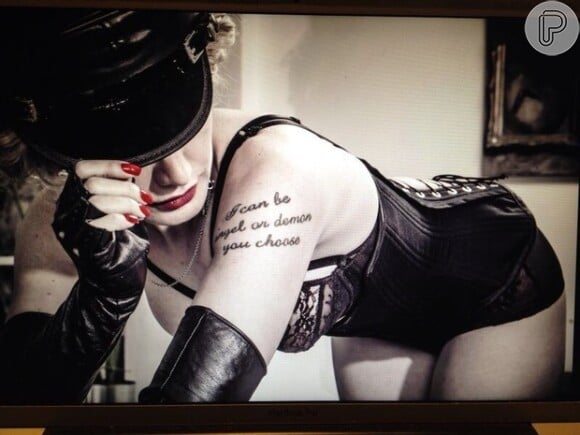 Antonia Fontenelle faz homenagem à Madonna e posa sensual para ensaio